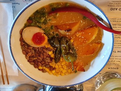 Ramen - curry z dyni i kukurydzy.