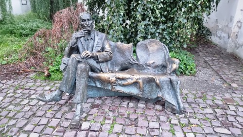 Kazimierz - ławeczka Jana Karskiego