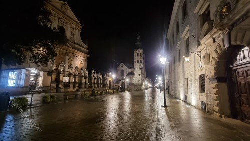 ul.Grodzka po lewej Kościół Św. Piotra i Pawła