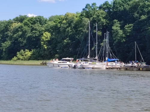 Chmielowkie ..miejsce gdzie  Tomasz zjechal do wody  w wyscigu  z wackiem krawaciakiem po mape na bukowiiec
