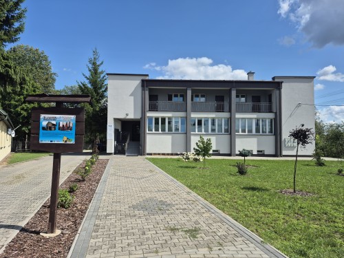 Dom Wezułów i przychodnia