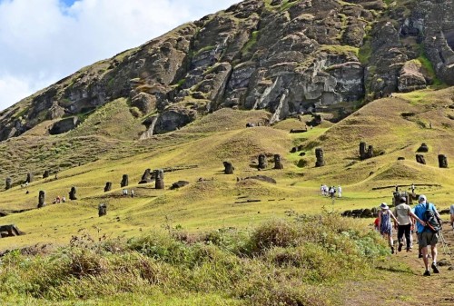 23 Rano Raraku 1.jpg