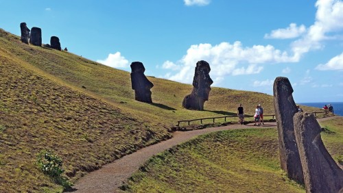 26 Rano Raraku 4.jpg