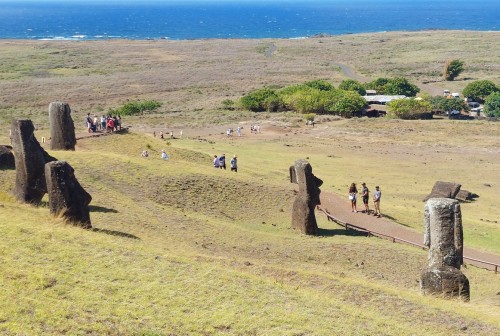 27 Rano Raraku 5.jpg