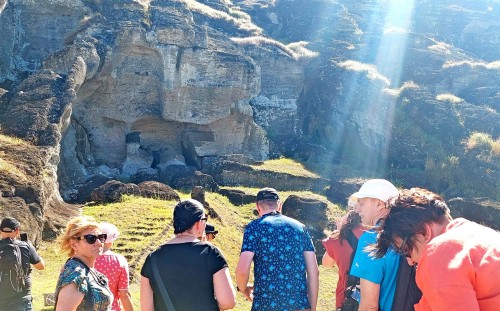 30 Rano Raraku 8.jpg