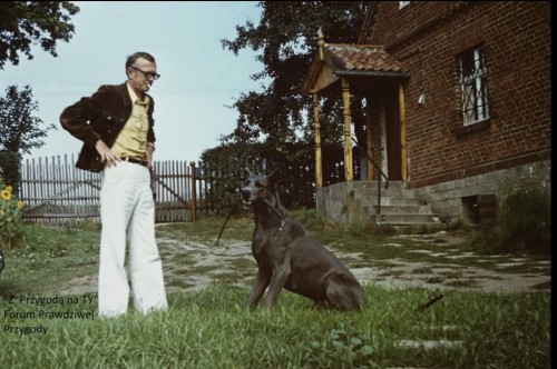 Zbigniew Nienacki z Prottem w Jerzwałdzie.