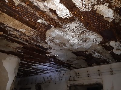 Strop w bunkrze.
