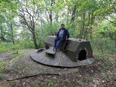 Zapasowe stanowisko kierowania ogniem - kopuła dalmierza.