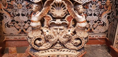 Fantastyczne zdobienia w Klasztorze w Monreale