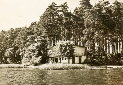 Kawiarnia nad jeziorem Pomorze