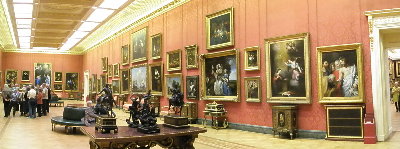 Dom Wallesa , prywatne zbiory w willi ,teraz muzeum.Warto obejrzeć.