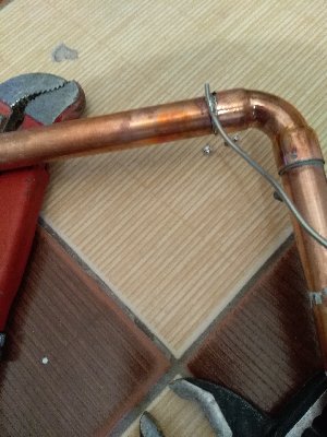 ..LUT SIę ZACZNIE ROZTAPIAć PO DOTKNIęCIU POŁ¡CZENIA ,POZA ¦WIATŁEM PALNIKA